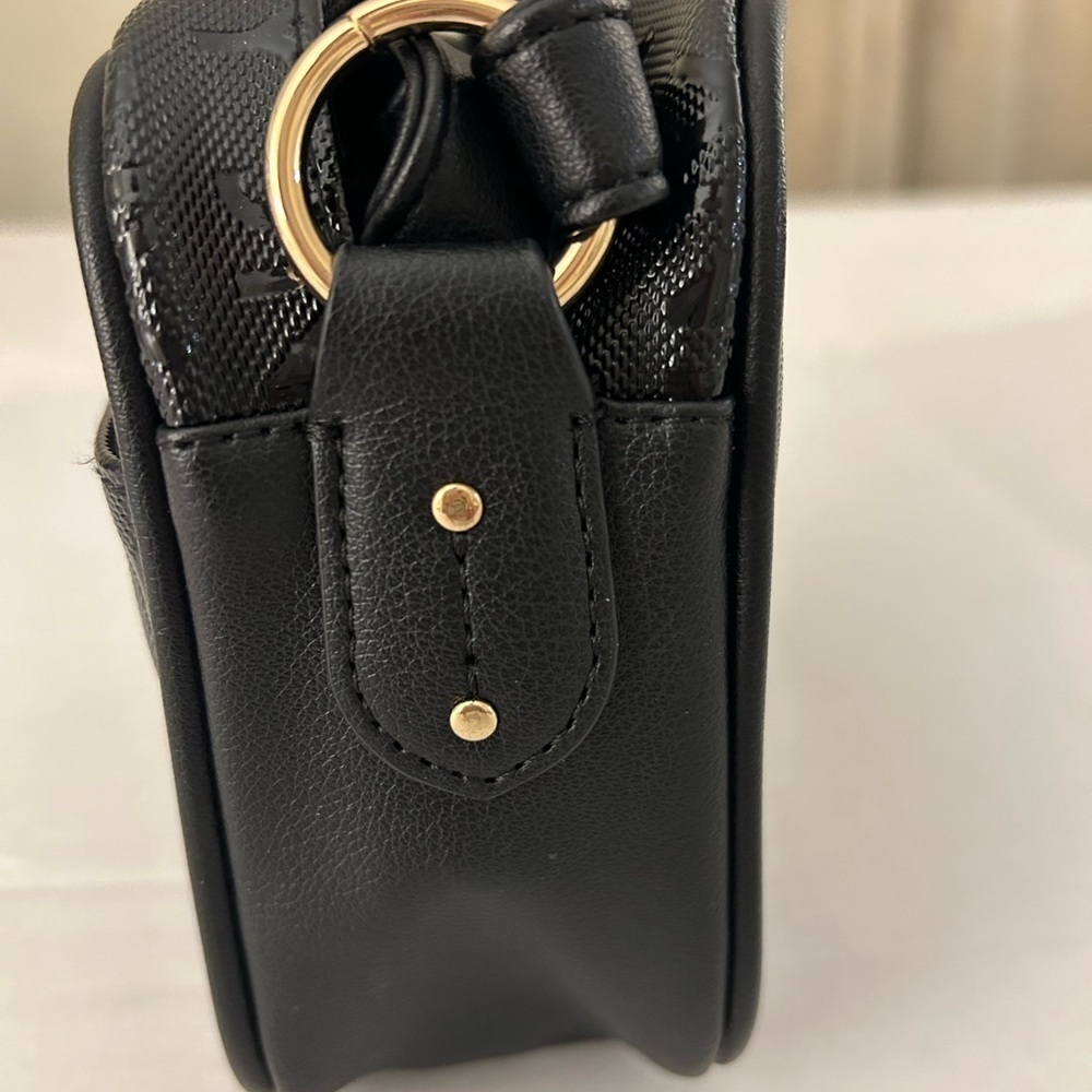 Jones New York Black Crossbody Bag with Gold Accents. - Picture 5 of 10